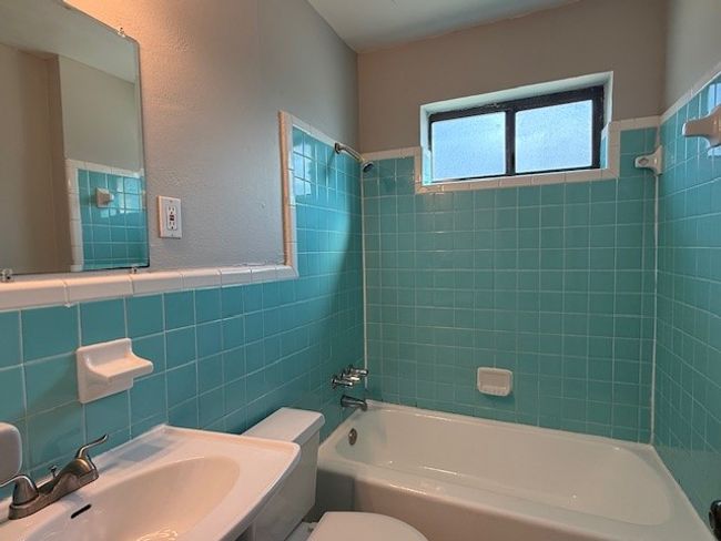 APT-110 - 5004 Live Oak St, Condo with 2 bedrooms, 1 bathrooms and null parking in Dallas TX | Image 9