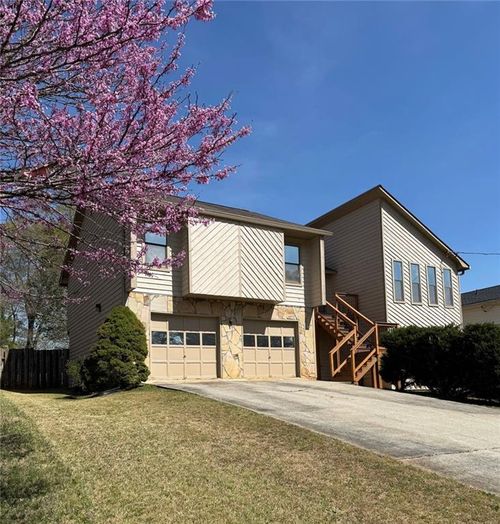 321 Roses Creek Dr, Lawrenceville, GA, 30044-4382 | Card Image