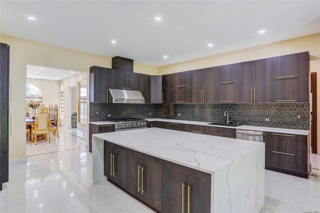 27 Ormond St, House other with 7 bedrooms, 8 bathrooms and null parking in Dix Hills NY | Image 9