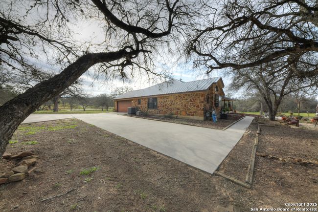 172 Home Pl, House other with 3 bedrooms, 2 bathrooms and null parking in Adkins TX | Image 30