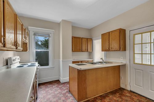 832 15th Ave S, Saint Cloud, MN, 56301-5227 | Card Image