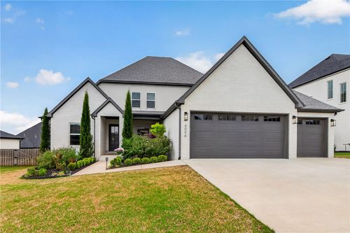 8006 W Claverton St, Rogers, AR, 72758-5223 | Card Image