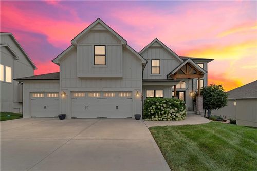 10008 N Manchester Ave, Kansas City, MO, 64157-5803 | Card Image
