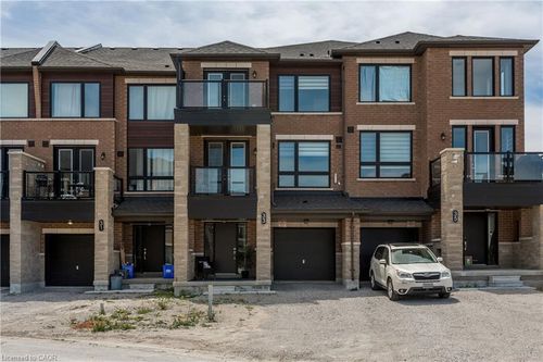 33 Red Maple Lane, Barrie, ON, L9J0N4 | Card Image