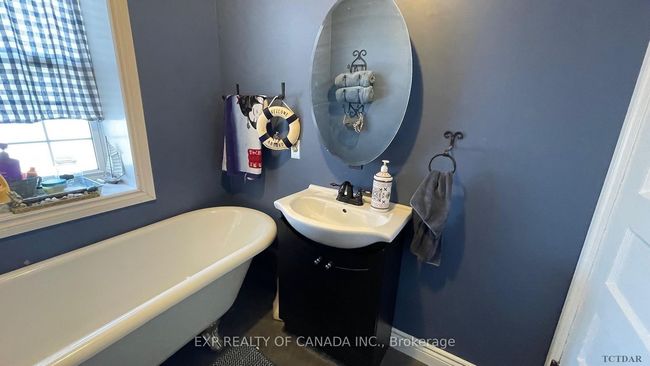 127 Ross Rd, House other with 3 bedrooms, 2 bathrooms and 4 parking in Smooth Rock Falls ON | Image 10