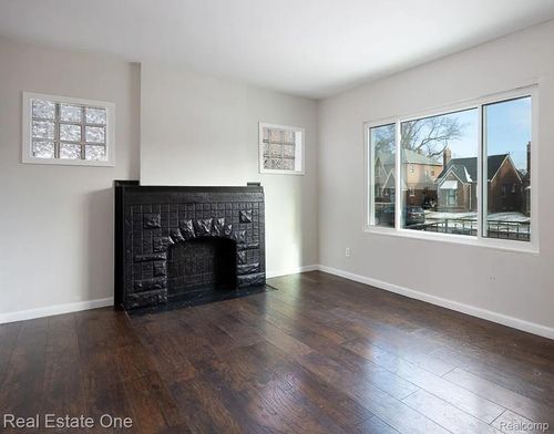 15827 Tracey St, Detroit, MI, 48227-3347 | Card Image