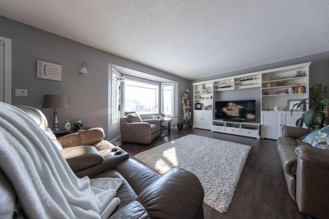 510 2 Street E, Home with 4 bedrooms, 3 bathrooms and 5 parking in Maidstone SK | Image 4