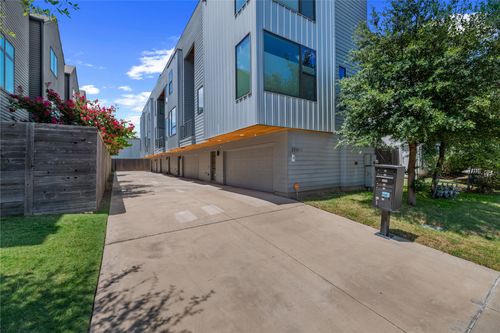 2711 Kimsey Dr, Dallas, TX, 75235-4698 | Card Image