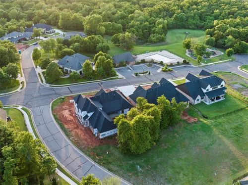 3024 Fountain Creek Dr, Edmond, OK, 73034-6277 | Card Image