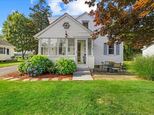 5 Hammock Pkwy, Clinton, CT, 06413-2304 | Card Image