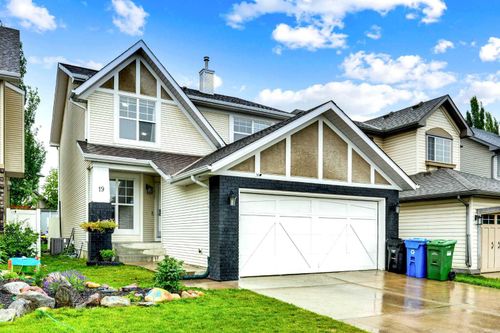 19 New Brighton Dr Se, Calgary, AB, T2Z4B2 | Card Image