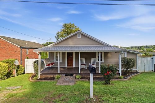 206 Kell St, Ellijay, GA, 30540-3132 | Card Image
