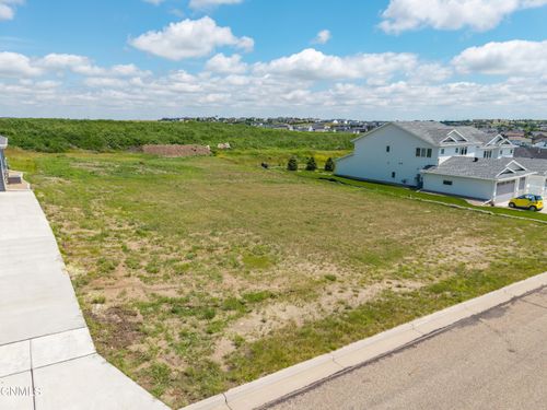 2012 Prairie Hawk Dr, Bismarck, ND, 58503-5739 | Card Image