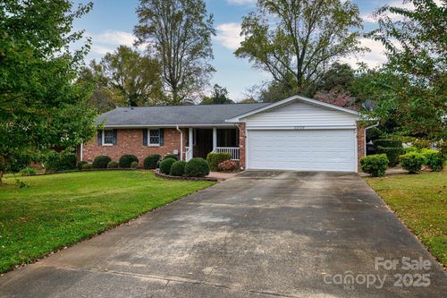 3209 Imperial Dr, Gastonia, NC, 28054-5963 | Card Image