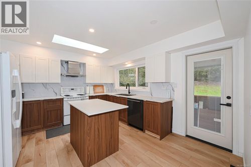 1667 Extension Rd, Nanaimo, BC, V9X1A5 | Card Image