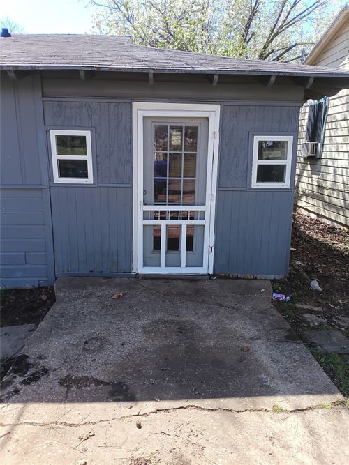 632 E Sears St, Denison, TX, 75021-2742 | Card Image