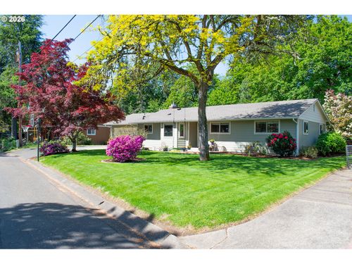 322 W Hickory St, Roseburg, OR, 97471 | Card Image