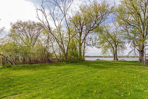 28406 W Park Ave, Wauconda, IL, 60084-2246 | Card Image