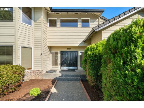 1519 Nw 79th Cir, Vancouver, WA, 98665-6626 | Card Image