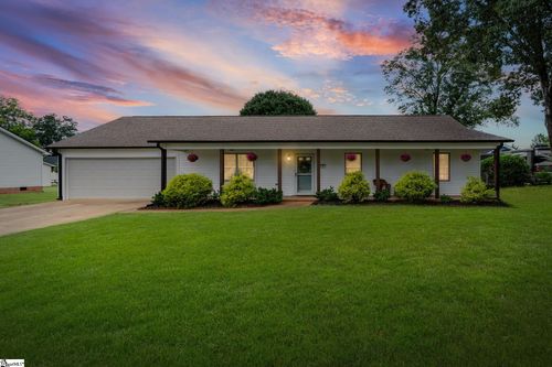 135 Stewart Dr, lyman, SC, 29365-9127 | Card Image