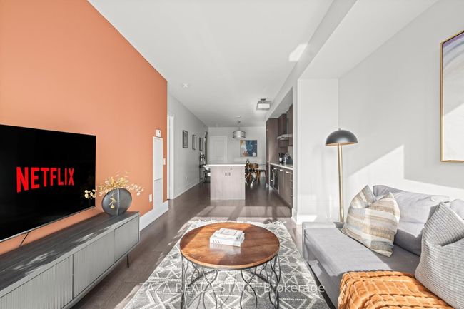 1231 - 560 Front St W, Condo with 3 bedrooms, 2 bathrooms and 1 parking in Toronto ON | Image 11