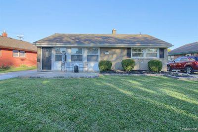 18021 Hamann Street, Home with 2 bedrooms, 1 bathrooms and null parking in Riverview MI | Image 2