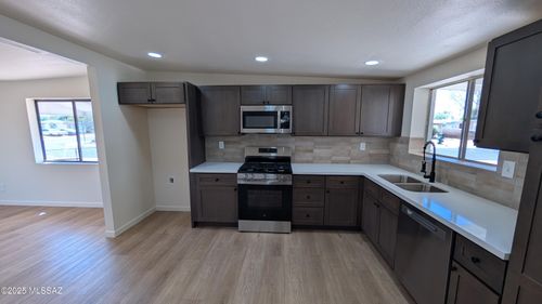 6987 E Lola Pl, Tucson, AZ, 85730-2331 | Card Image