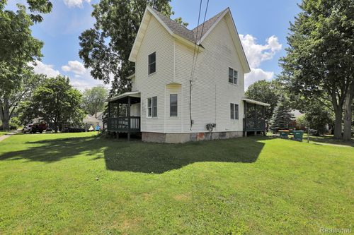 105 N Scougle St, Durand, MI, 48429-1131 | Card Image