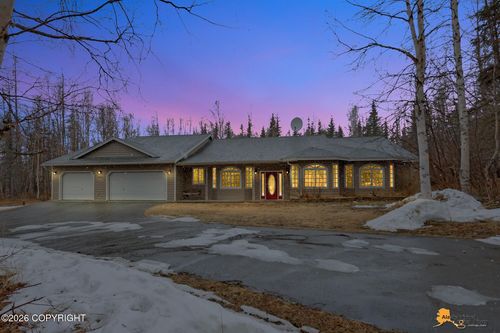 2004 N Saddle Horse Dr, Wasilla, AK, 99654-3563 | Card Image