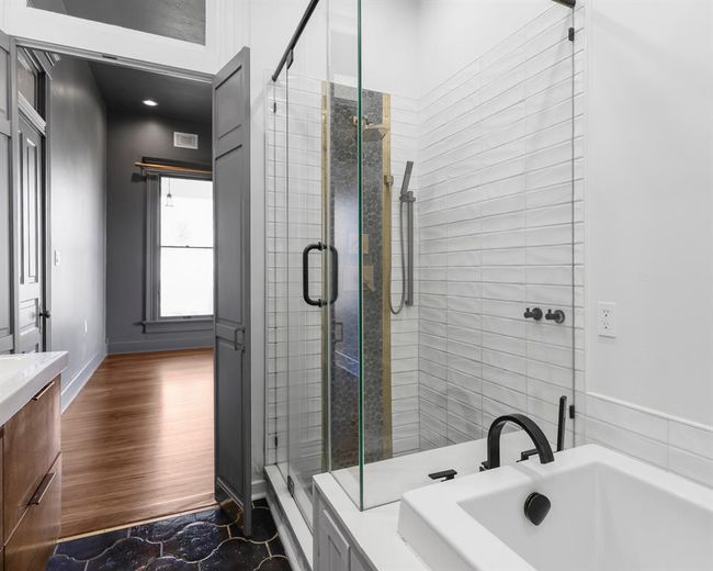 Primary BathroomShower & Tub | Image 30