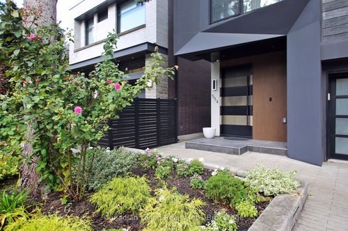 554 St Clements Ave, Toronto, ON, M5N1M6 | Card Image