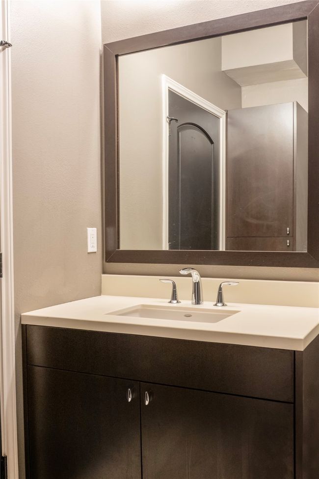 APT-645 - 3225 Turtle Creek Blvd, Condo with 2 bedrooms, 2 bathrooms and null parking in Dallas TX | Image 8