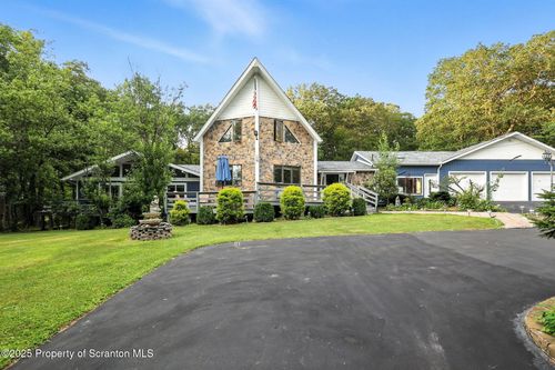 3 Wagon Rd, Jefferson Twp, PA, 18436-3950 | Card Image