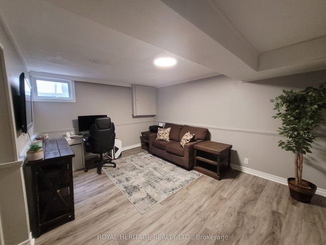 681 Athol St E, House attached with 4 bedrooms, 2 bathrooms and 5 parking in Oshawa ON | Image 26