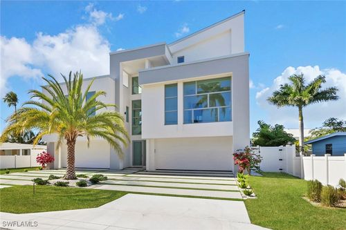 1798 Holiday Ln, NAPLES, FL, 34104-4221 | Card Image