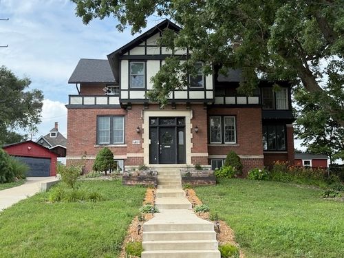 1821 2nd St, Peru, IL, 61354-3303 | Card Image