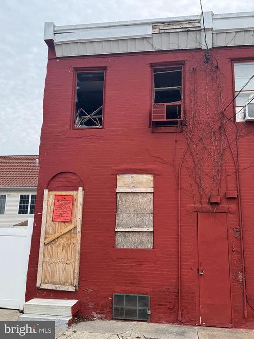 2417 N Waterloo St, PHILADELPHIA, PA, 19133-4011 | Card Image