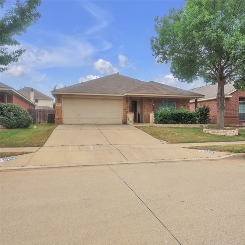 6161 Tilapia Dr, Fort Worth, TX, 76179-7593 | Card Image