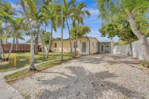 3720 Sw 46th Ave, West Park, FL, 33023-5545 | Card Image