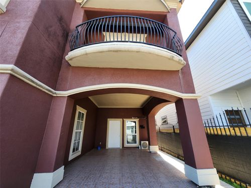 studio-5027 Creekmont Drive, Houston, TX, 77091 | Card Image