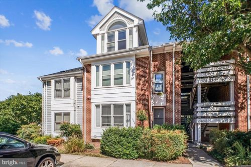 7592 Lakeside Village Dr, FALLS CHURCH, VA, 22042-7556 | Card Image