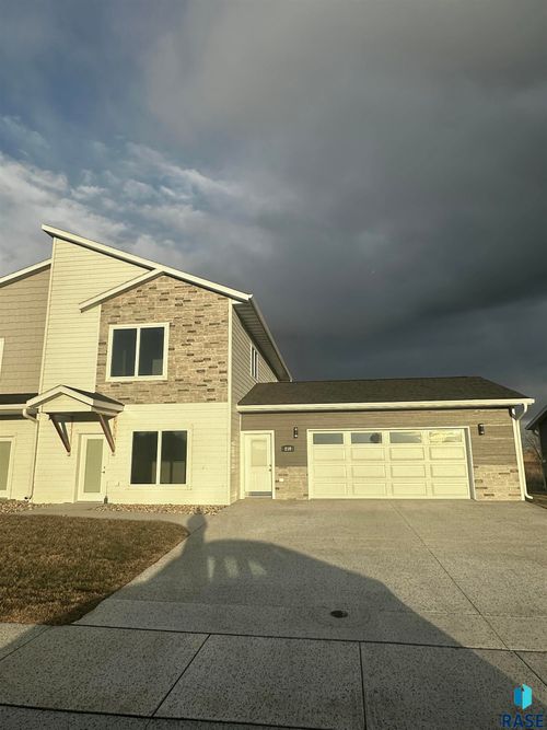 218 Ivy Ln Lane, Crooks, SD, 57020 | Card Image