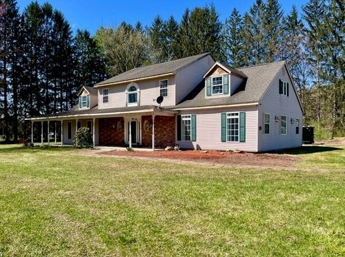 79 West St, Granby, MA, 01033-9462 | Card Image