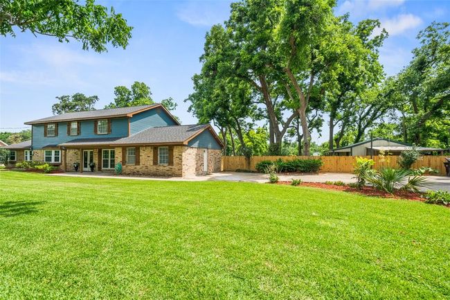 Side view, Driveway | Image 30