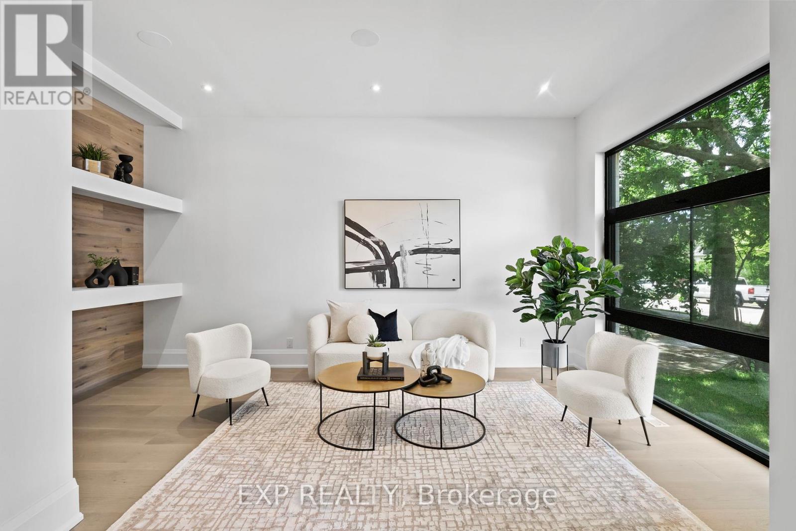 Residential in Toronto (Long Branch) 4