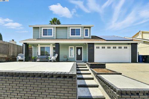 3672 Sun Maiden Way, Antelope, CA, 95843-6206 | Card Image