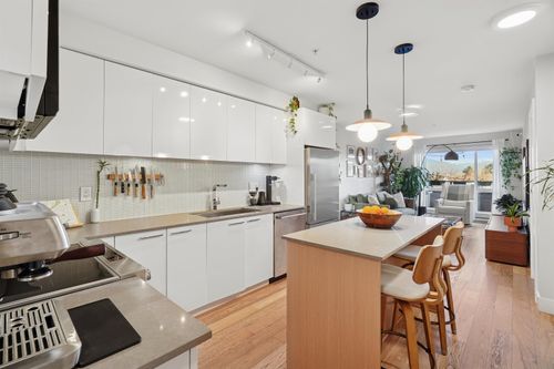 206-233 Kingsway, Vancouver, BC, V5T3J5 | Card Image