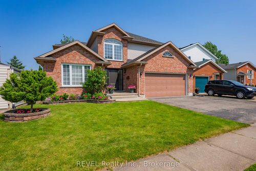 7930 Paddock Trail Dr, Niagara Falls, ON, L2H1X2 | Card Image