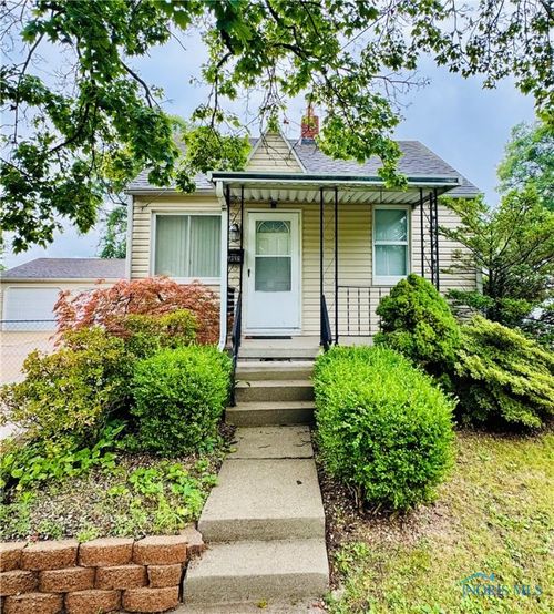 5609 Camberley Dr, Toledo, OH, 43615-3407 | Card Image