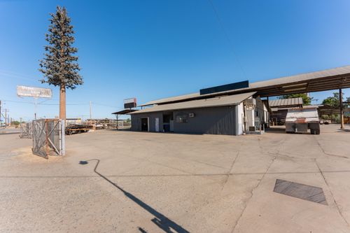 22220 Avenue 152, Porterville, CA, 93257 | Card Image